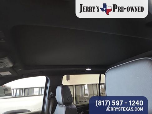 Used 2022 GMC Yukon XL Denali image 8