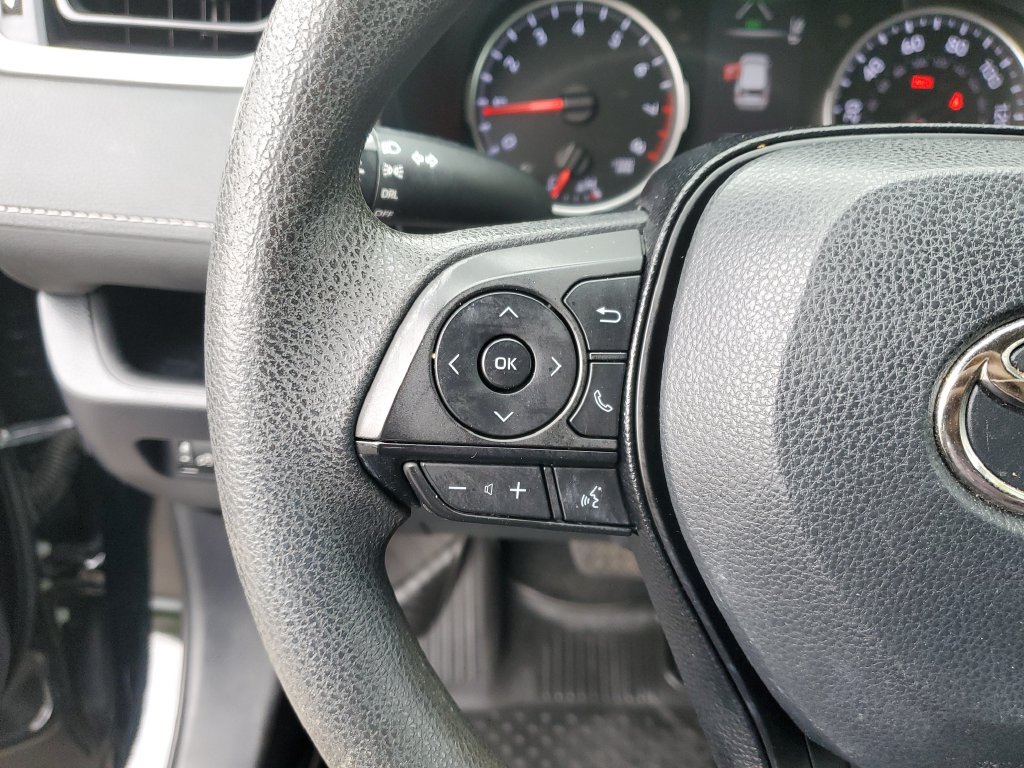 Used 2020 Toyota RAV4 LE FWD image 26
