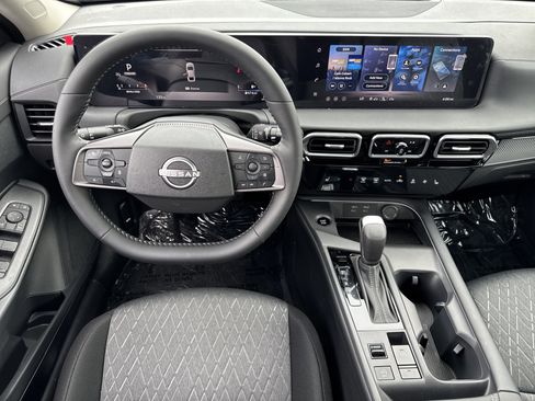 New 2026 Nissan Sentra SV w/ SV Convenience Package FWD image 9