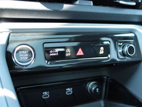 Used 2025 Audi Q5 Premium Plus w/ Premium Plus AWD/4WD image 19