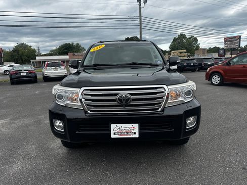 Used 2014 Toyota Land Cruiser image 2