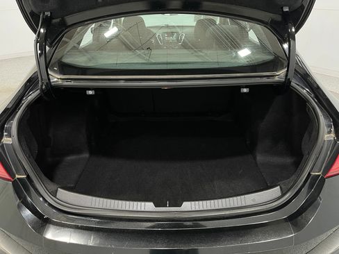 Used 2017 Chevrolet Malibu LT FWD image 24