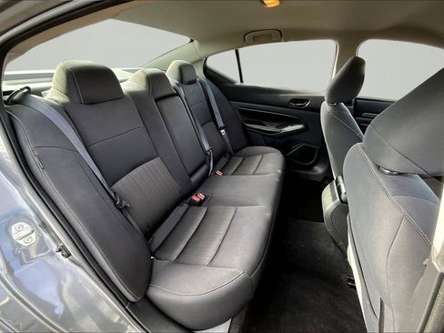 Used 2024 Nissan Altima 2.5 SV image 25