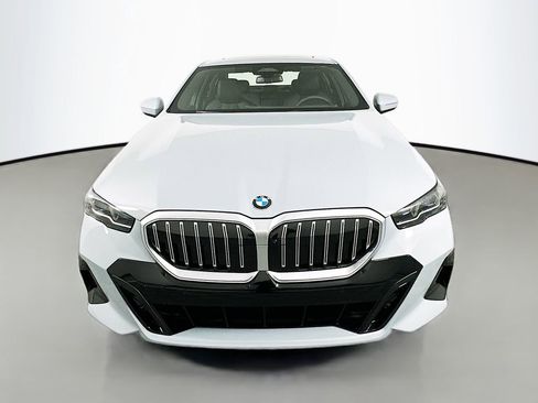 Used 2025 BMW 530i 530i w/ M Sport Package image 2