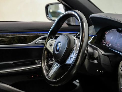 Used 2021 BMW 740i w/ M Sport Package RWD image 20