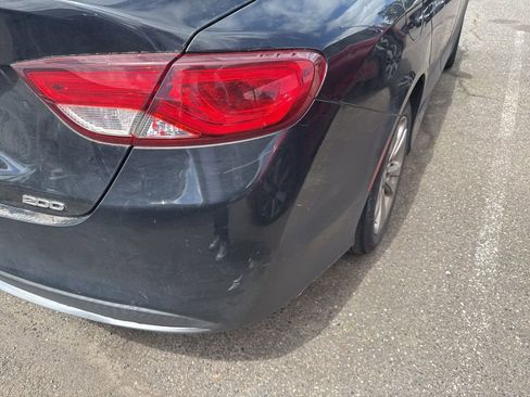 Used 2016 Chrysler 200 Limited w/ Convenience Group FWD image 6