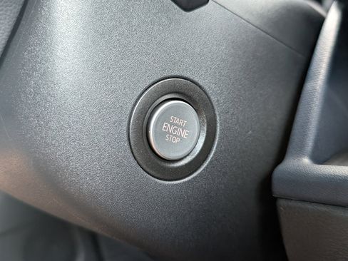 Used 2025 Volkswagen ID. Buzz Pro S Plus RWD image 36