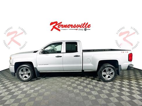 Used 2017 Chevrolet Silverado 1500 Custom w/ Custom Convenience Package image 4