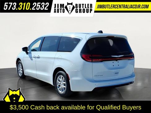 New 2026 Chrysler Pacifica Select image 5