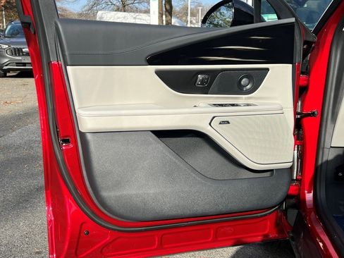 New 2026 Lincoln Nautilus Reserve AWD/4WD image 15