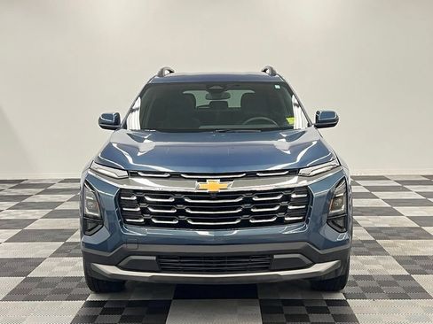 Used 2025 Chevrolet Equinox LT FWD image 2