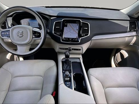 Used 2021 Volvo XC90 T5 Momentum w/ Advanced Package image 7