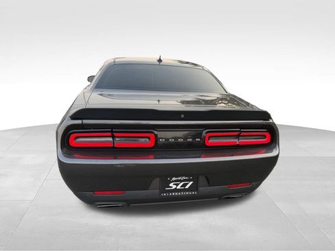Used 2018 Dodge Challenger R/T Scat Pack RWD image 4
