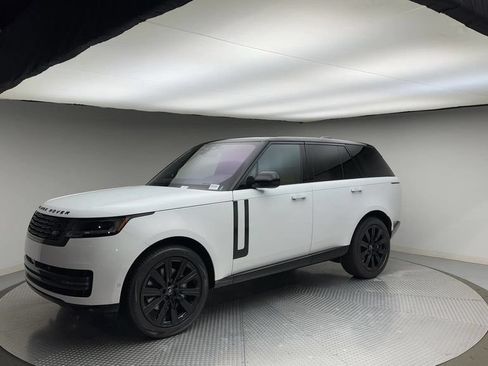 Used 2023 Land Rover Range Rover SE AWD/4WD image 4