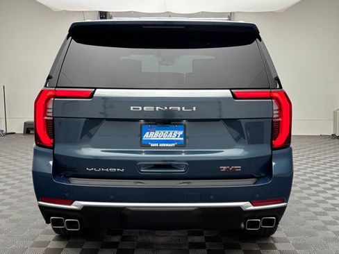 New 2026 GMC Yukon Denali w/ Denali Reserve Package AWD/4WD image 12