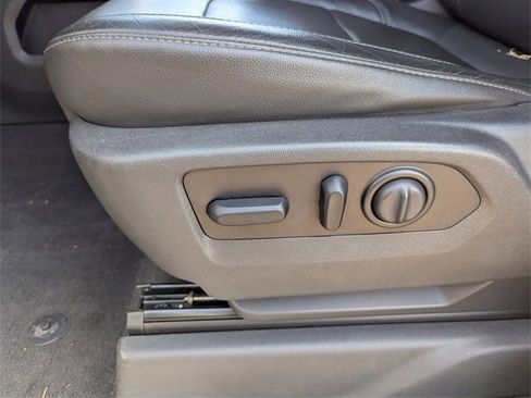 Used 2020 GMC Sierra 1500 SLT image 24