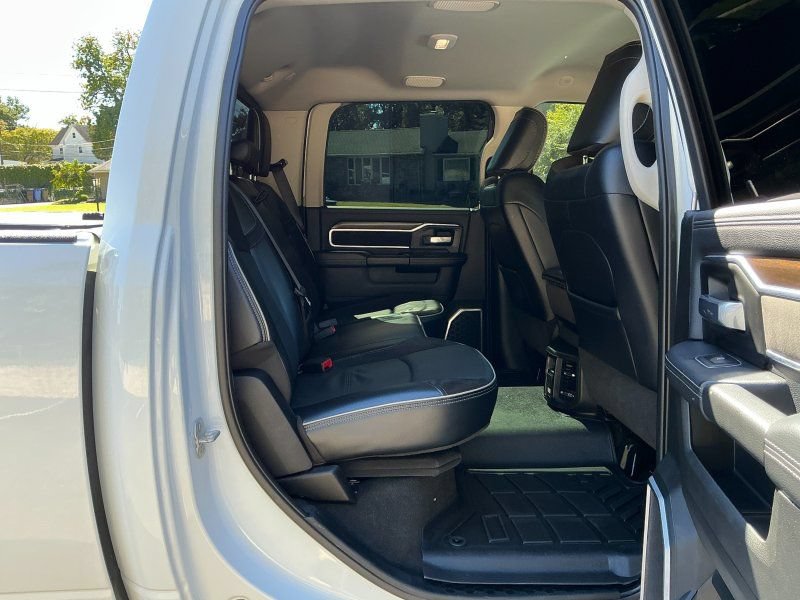 Used 2024 RAM 2500 Laramie AWD/4WD image 11