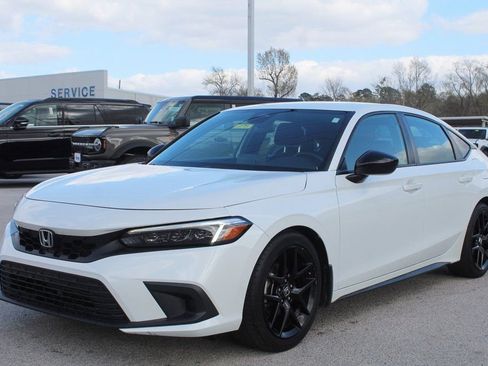 Used 2022 Honda Civic Sport image 3