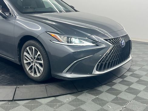 Used 2022 Lexus ES 300h FWD image 4