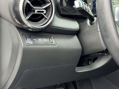 Used 2025 Chevrolet Equinox LT AWD/4WD image 9