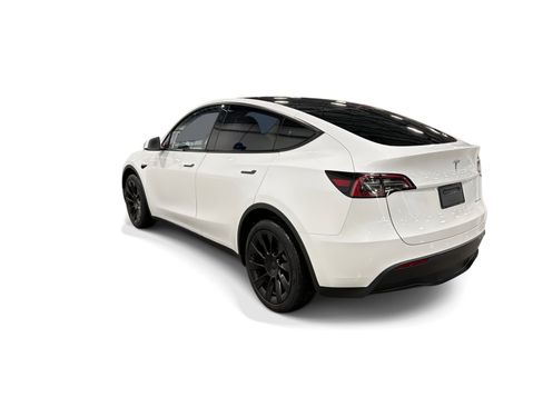 Certified 2023 Tesla Model Y Long Range AWD/4WD image 4