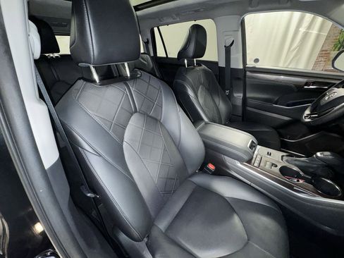 Used 2021 Toyota Highlander Platinum image 35