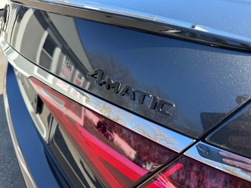 Used 2022 Mercedes-Benz S 580 4MATIC Sedan w/ AMG Line Package image 14