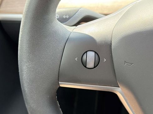 Used 2025 Tesla Model Y Performance AWD/4WD image 36