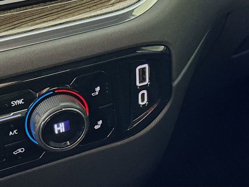 Used 2022 Chevrolet Silverado 1500 RST image 32