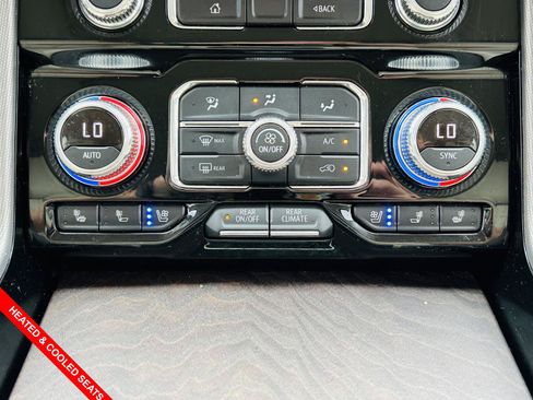 Used 2022 GMC Yukon Denali AWD/4WD image 7