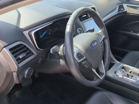 Used 2020 Ford Fusion SEL FWD image 10