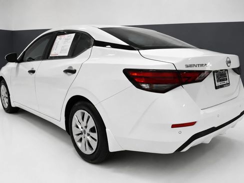 Certified 2025 Nissan Sentra S FWD image 3