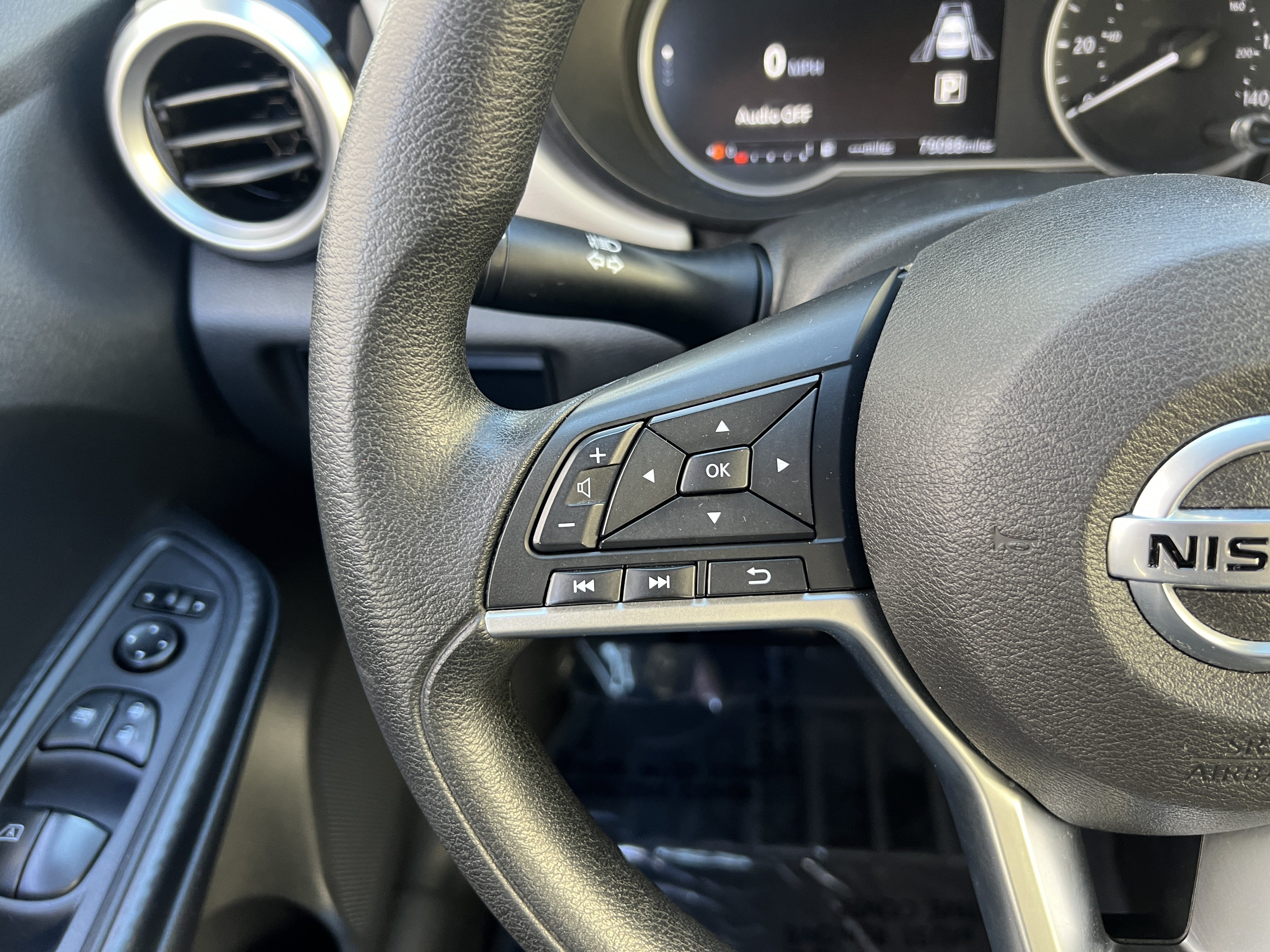 Used 2021 Nissan Versa SV FWD image 26