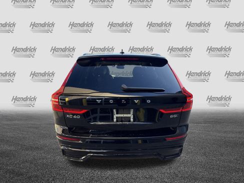 Used 2025 Volvo XC60 B5 Plus image 9