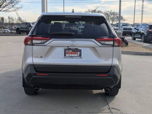 Used 2023 Toyota RAV4 LE image 7