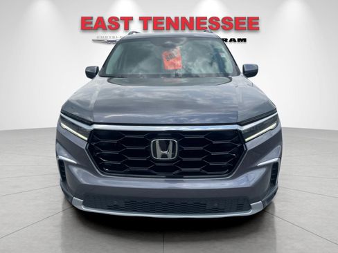 Used 2025 Honda Pilot Touring image 9