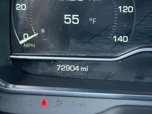 Used 2024 GMC Yukon XL SLT AWD/4WD image 25