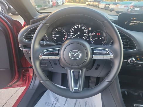 Used 2023 MAZDA MAZDA3 s image 27