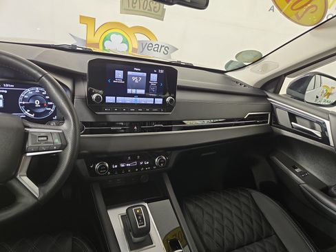 Used 2024 Mitsubishi Outlander SEL AWD/4WD image 26