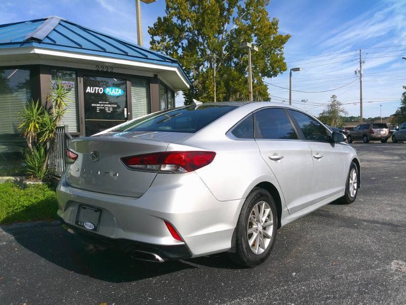 Used 2018 Hyundai Sonata SE w/ Cargo Package FWD image 5