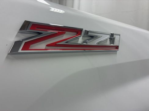 Used 2025 Chevrolet Silverado 2500 Custom w/ Custom Value Package image 31