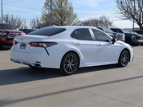 Used 2024 Toyota Camry SE w/ Convenience Package image 6