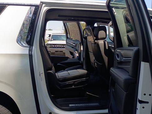 Used 2021 GMC Yukon XL Denali AWD/4WD image 16