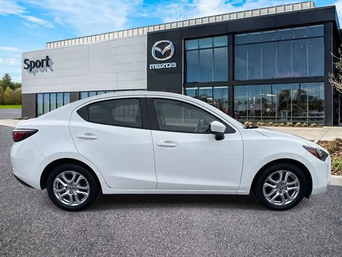 Used 2018 Toyota Yaris iA image 2