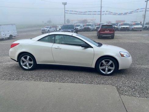 Used 2008 Pontiac G6 GT w/ Premium Package image 2