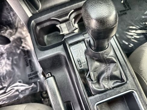 Used 2017 Toyota Tacoma SR image 20