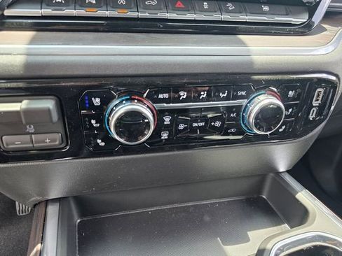New 2026 GMC Sierra 1500 SLT AWD/4WD image 25