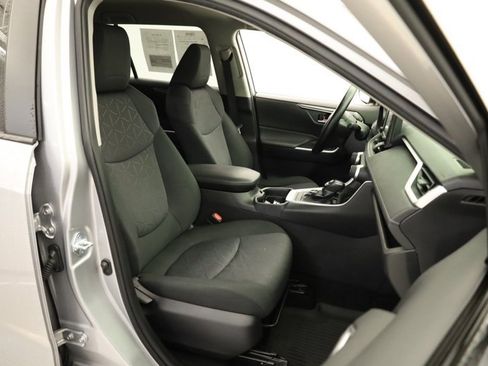 Used 2021 Toyota RAV4 AWD Hybrid image 30