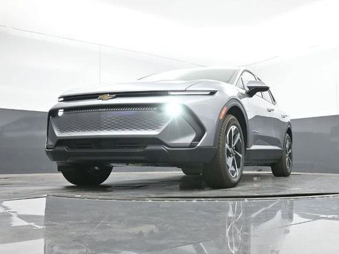 New 2026 Chevrolet Equinox EV LT image 9