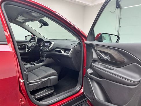 Used 2023 GMC Terrain SLE FWD image 31